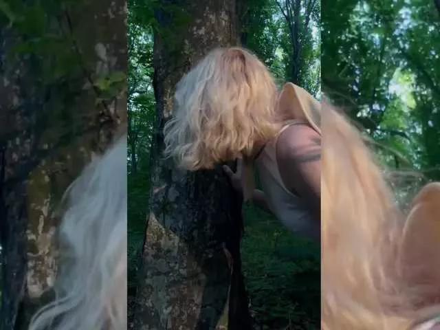 Offline A-Huli on BongaCams