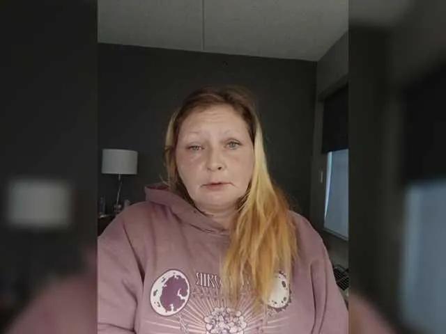 Offline Adelaideskyy on BongaCams