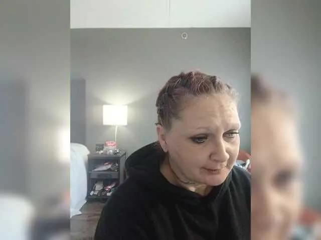 Offline Adelaideskyy on BongaCams