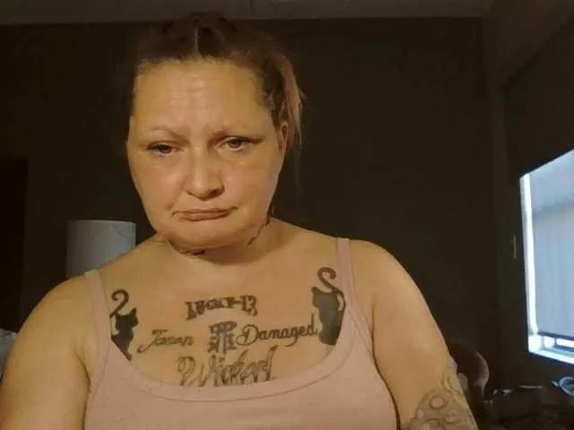 Offline Adelaideskyy on BongaCams