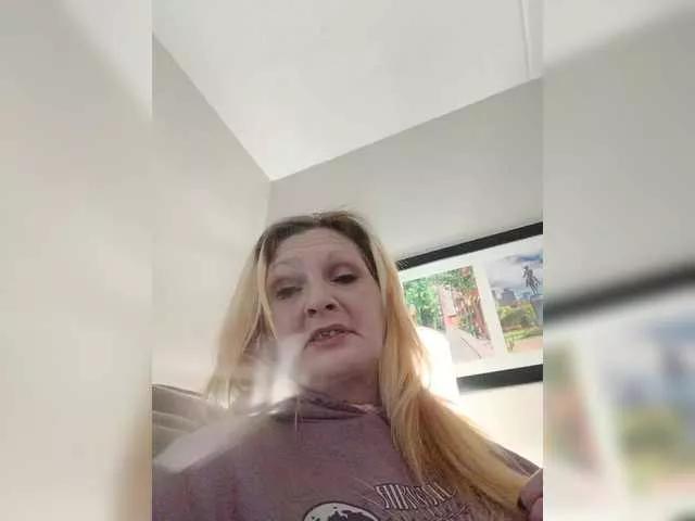 Offline Adelaideskyy on BongaCams