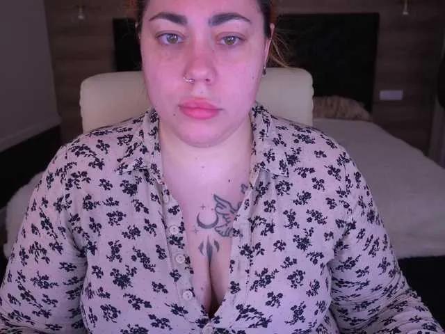 Offline AmazonkaStarrr on BongaCams