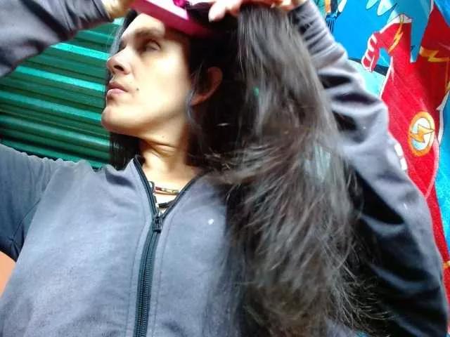 Offline annyluna on BongaCams