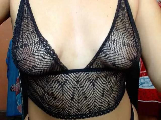 Offline annyluna on BongaCams