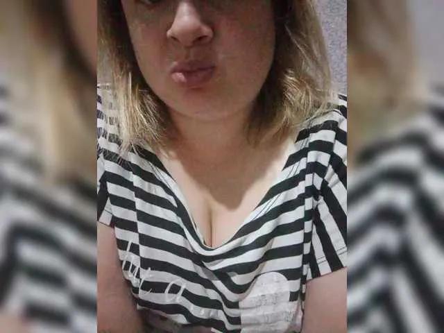 Offline Arinka85 on BongaCams