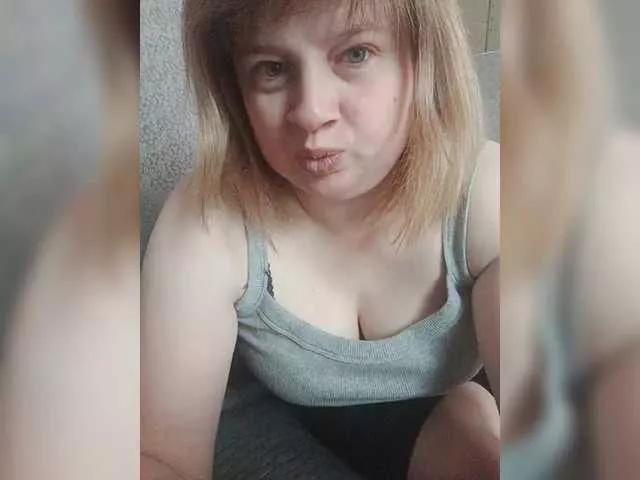 Offline Arinka85 on BongaCams