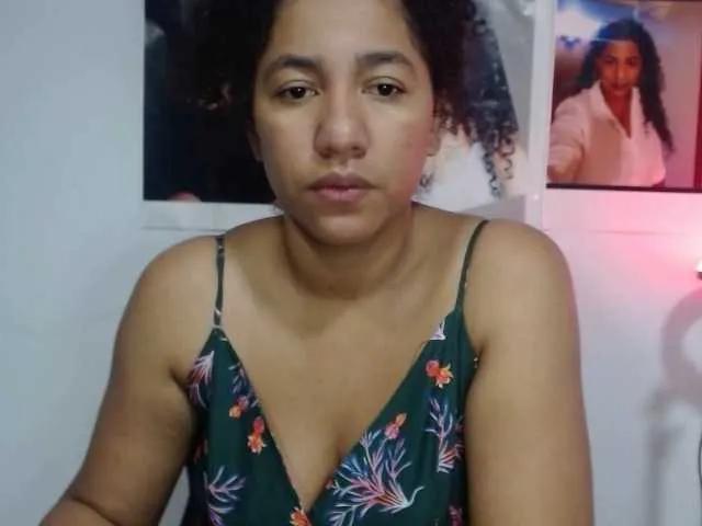 Offline Bellacrespa on BongaCams