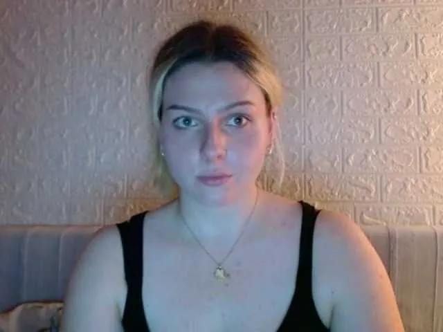 Offline BritneyBlond on BongaCams