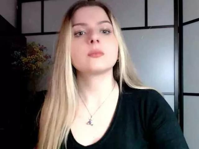 Offline BritneyBlond on BongaCams