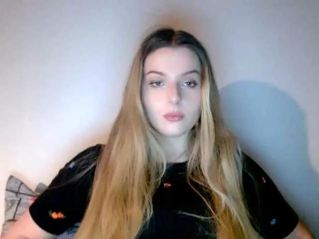 Offline BritneyBlond on BongaCams