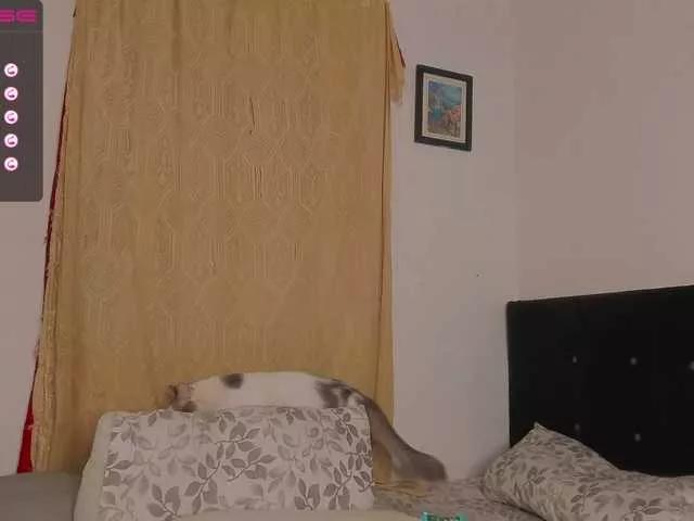 Offline Carla-jones on BongaCams