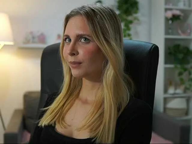 Offline catecrago on BongaCams