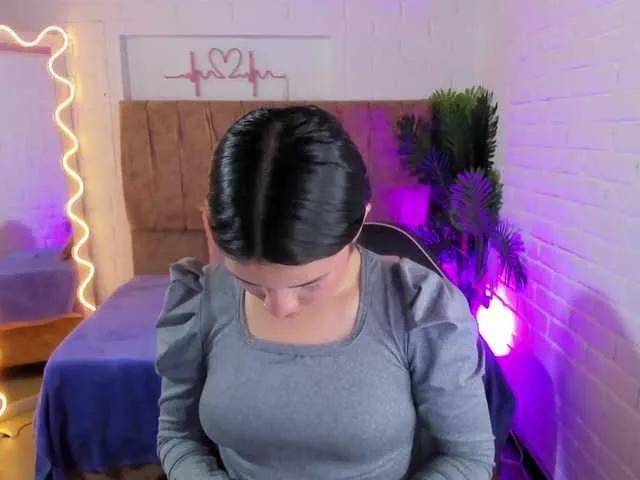 Offline Chiara-tay on BongaCams