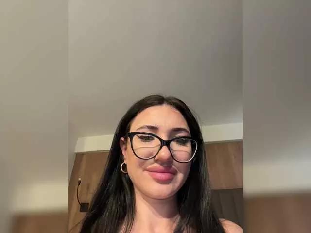 Offline Chiaralovee on BongaCams