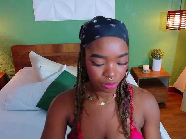 Freechat Chocolatte-dreams on BongaCams