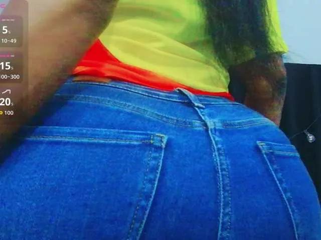 Offline colombiamommy on BongaCams