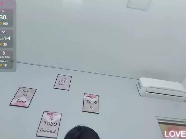 Offline colombiamommy on BongaCams