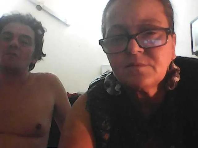 coppiaporcellina — gang bang  sesso in publico