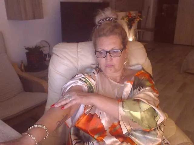 DivineBlond on BongaCams 