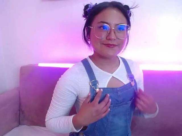 Offline DollyWood- on BongaCams