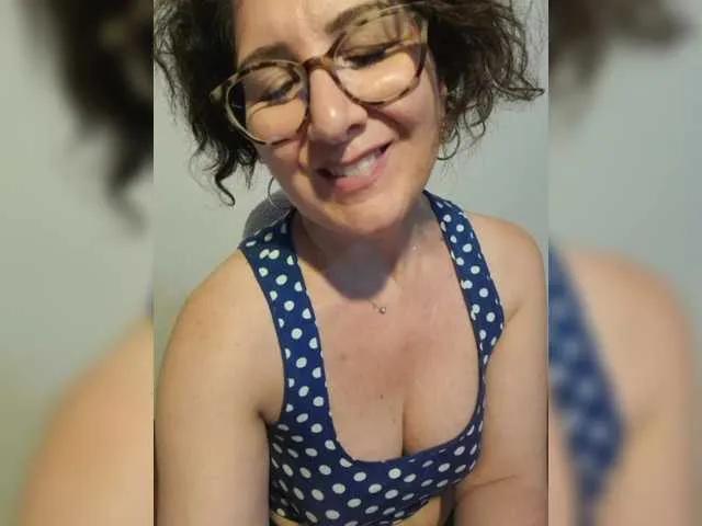 Offline ElitalianMilf on BongaCams