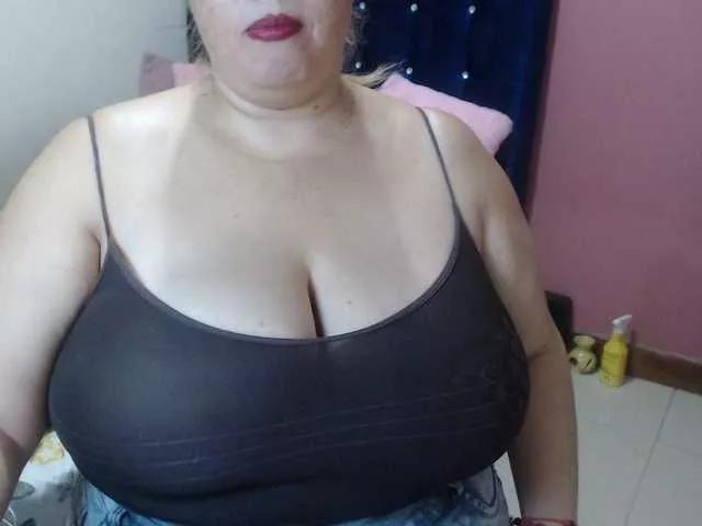 Offline ElizabethTaylor8 on BongaCams