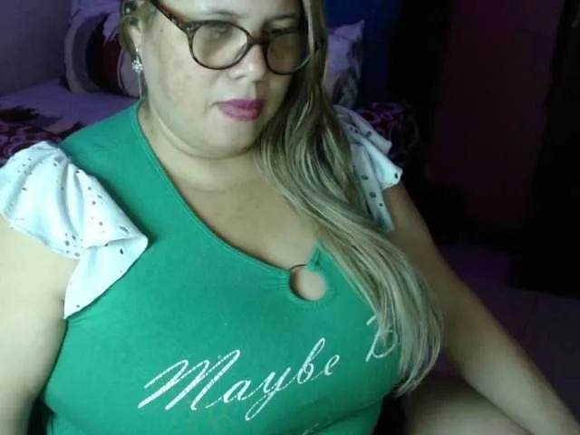 BongaCams ElizabethTaylor8 is Freechat ElizabethTaylor8 — to talk to me and the vibration of my luhs