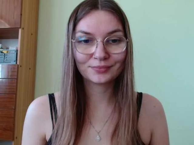 Offline Ellyxcute on BongaCams