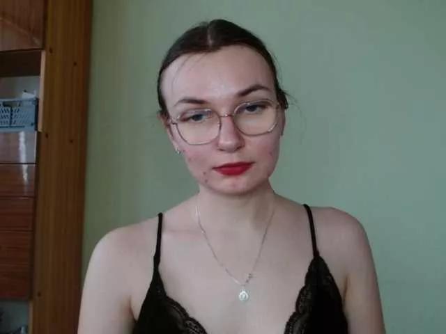 Offline Ellyxcute on BongaCams