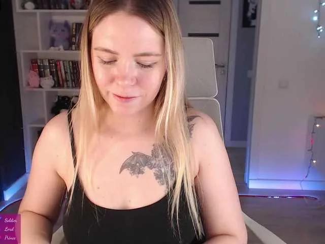 Offline EmmaBryan on BongaCams