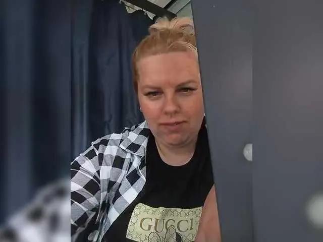 Offline EVA2311 on BongaCams