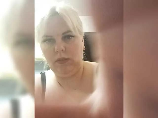 BongaCams EVA2311 is Freechat EVA2311 — Porn, touching, kissing on the neck, cunnilingus