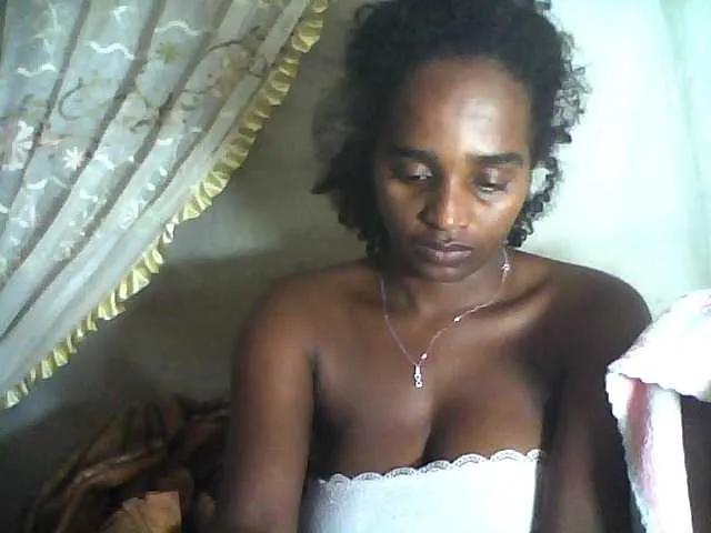 Offline Flania on BongaCams