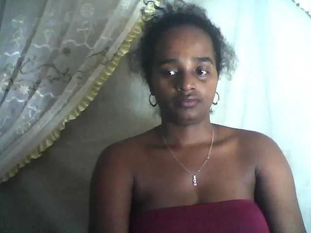 Offline Flania on BongaCams