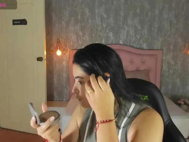 Offline Hadley- on BongaCams