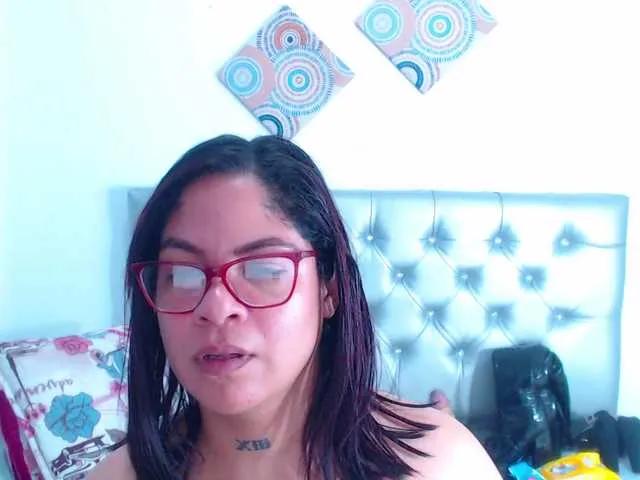 Freechat horny-cougar on BongaCams