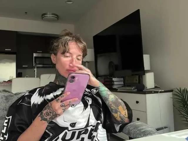 Offline iiixbostonxiii on BongaCams