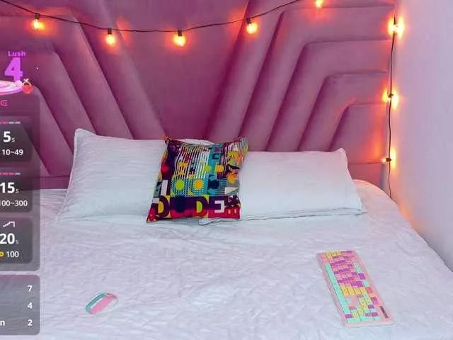 Offline innocenthazel on BongaCams