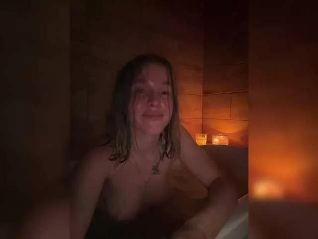 Offline KateDanverr on BongaCams