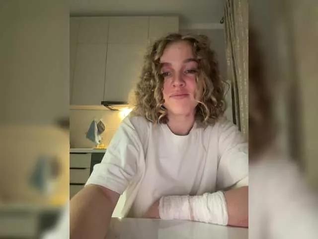 Offline KateDanverr on BongaCams