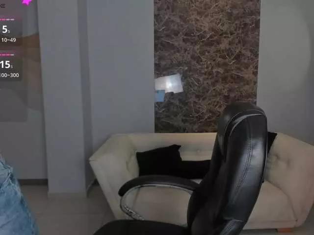 Offline KatieStonne on BongaCams