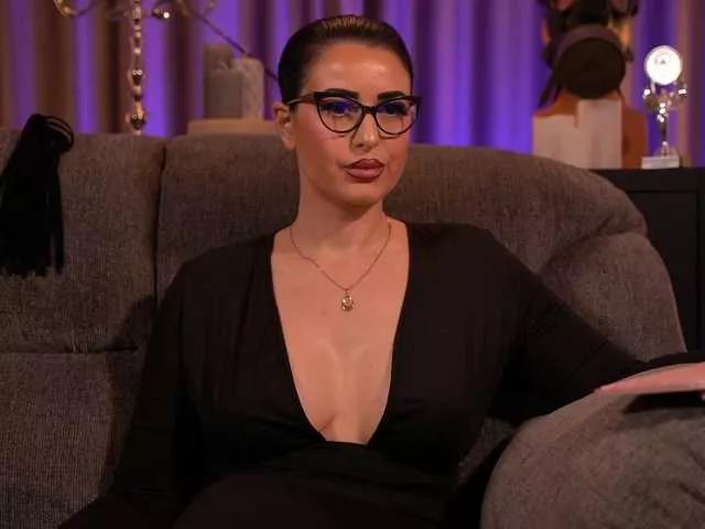 Offline KellyKent on BongaCams