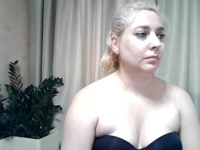 Offline KickaIricka on BongaCams
