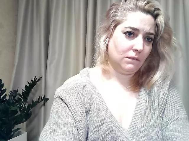 Offline KickaIricka on BongaCams