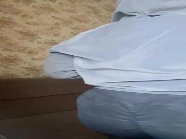 Offline KikiMilf84 on BongaCams