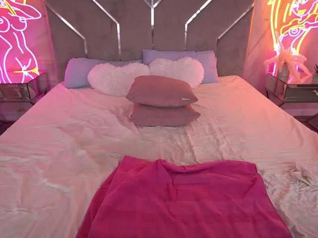 Offline KiraCandyS on BongaCams