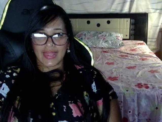 Offline Letty33 on BongaCams