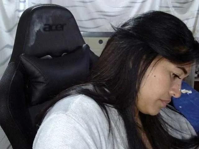 Offline Letty33 on BongaCams