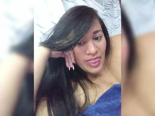 Offline Letty33 on BongaCams