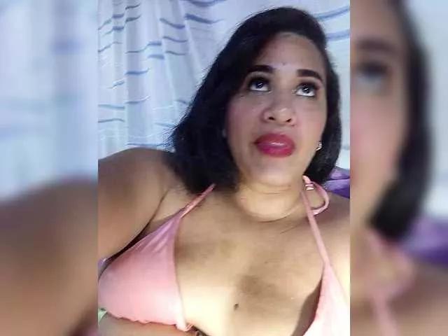 Offline Letty33 on BongaCams